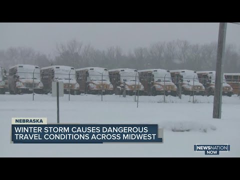 -Storm threatens Midwest with heavy snow, travel disruptions