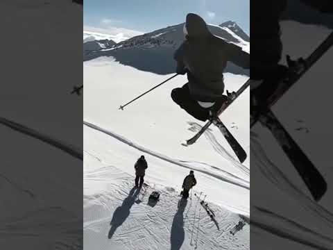 Gravity-Defying Ski Stunts: Shredding the Slopes Like Never Before! #shorts