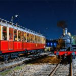 Descoperiți magia atemporală care unește legendele teatrale cu faimosul tren din Brighton