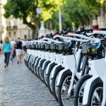 Nîmes přijímá pedálovou moc: Nová éra elektrického cyklistiky začíná